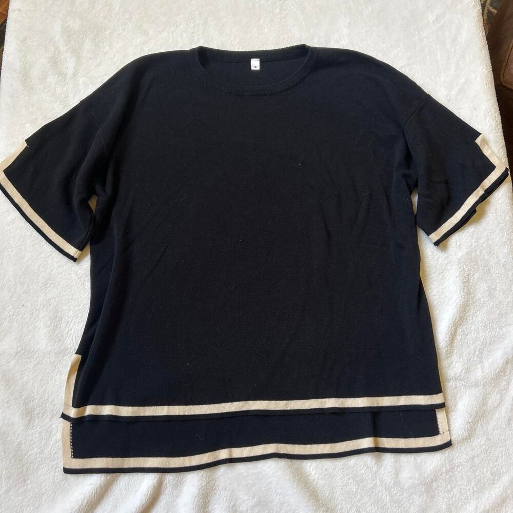 Black oversized t-shirt with beige stripes on sleeves and hem women's small